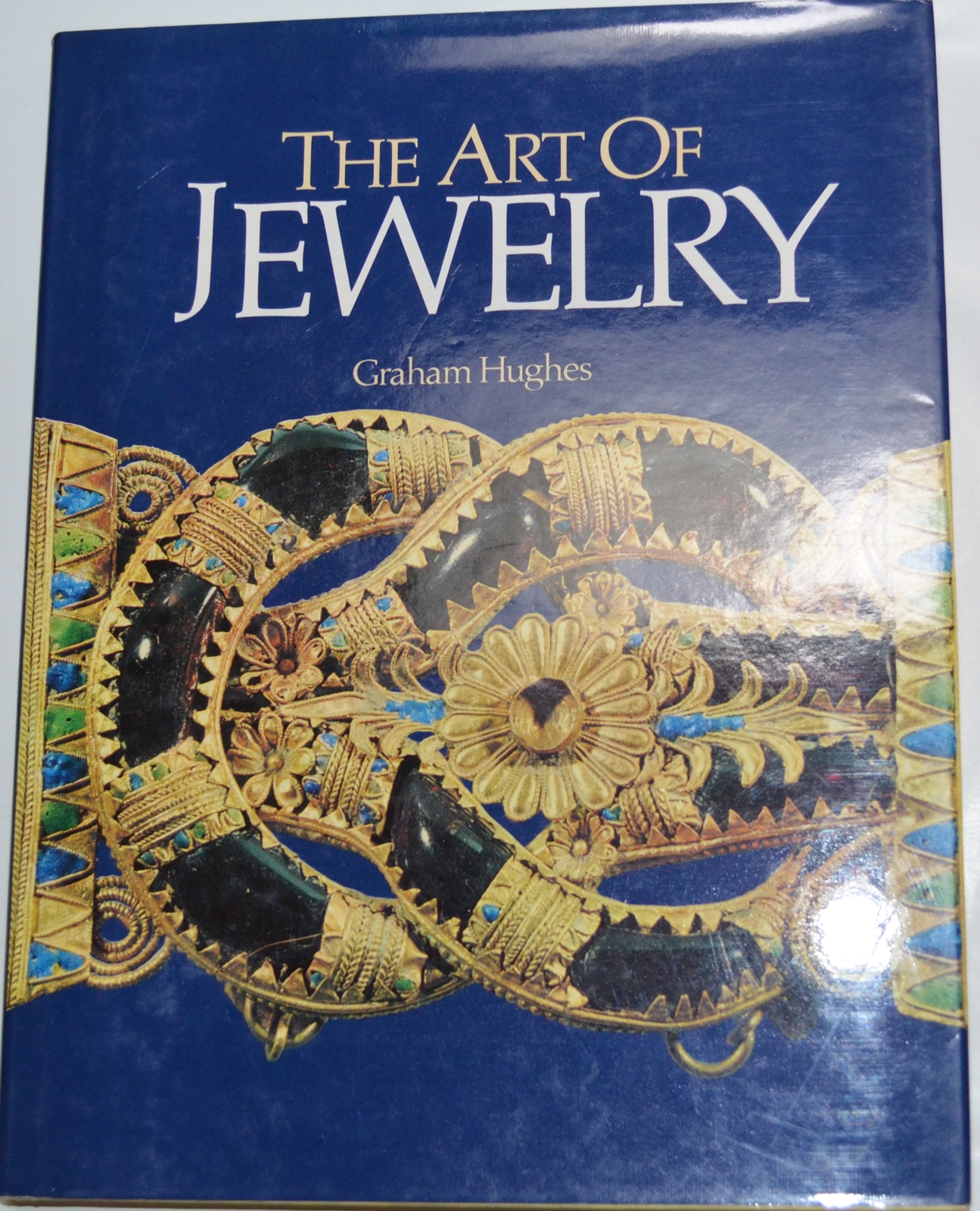 THE ART OF JEWELRY